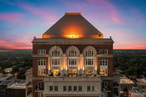 Extraordinary Full-Floor Penthouse