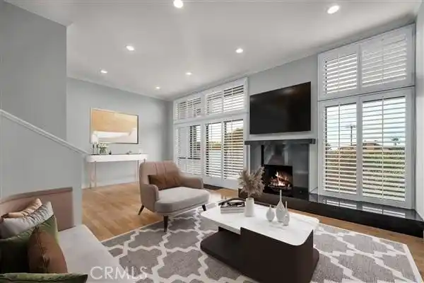 OCEAN-VIEW TOWNHOME IN REDONDO BEACH