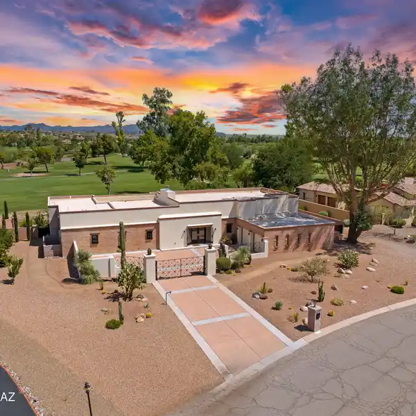 EXPANSIVE OPEN CONCEPT HOME