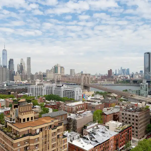 PRIVATE BALCONY WITH ICONIC MANHATTAN VISTAS