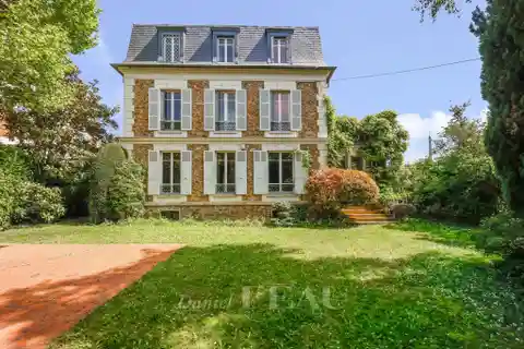 Expansive Villa Full of Potential