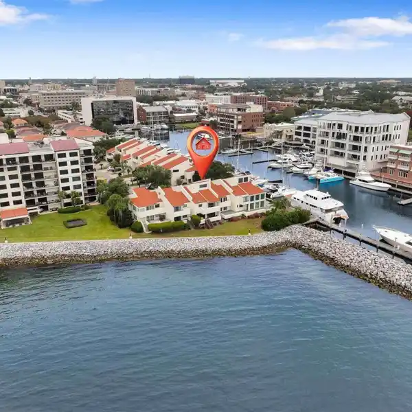 LOCK AND LEAVE COASTAL GETAWAY