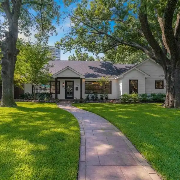 EXQUISITELY UPDATED GEM IN THE HEART OF PRESTON HOLLOW