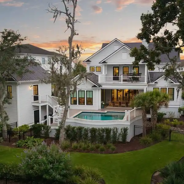LUXURY COASTAL LIVING IN A SPECTACULAR GOLF COURSE LOCATION
