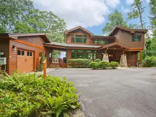 Luxurious Post-And-Beam Custom Residence in Prestigious Avalon