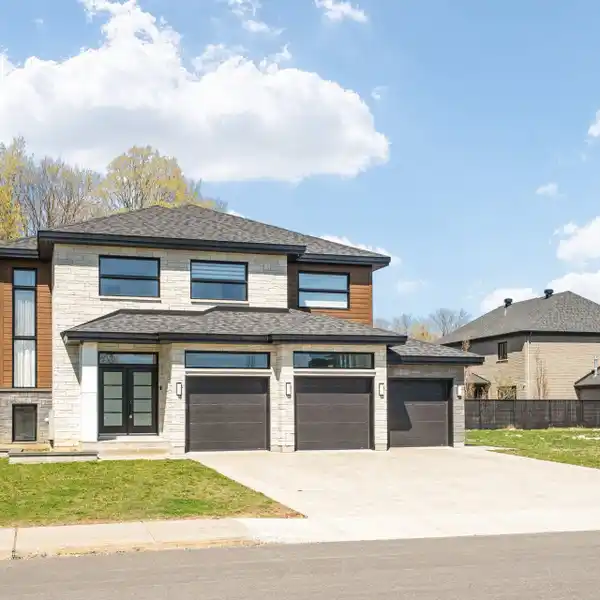 MODERN AND ELEGANT HOME