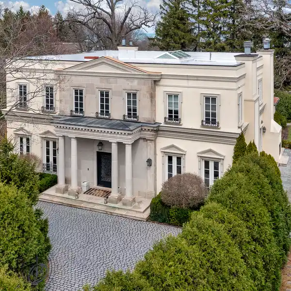 GORGEOUS ESTATE IN A DISCREET UPSCALE ENCLAVE