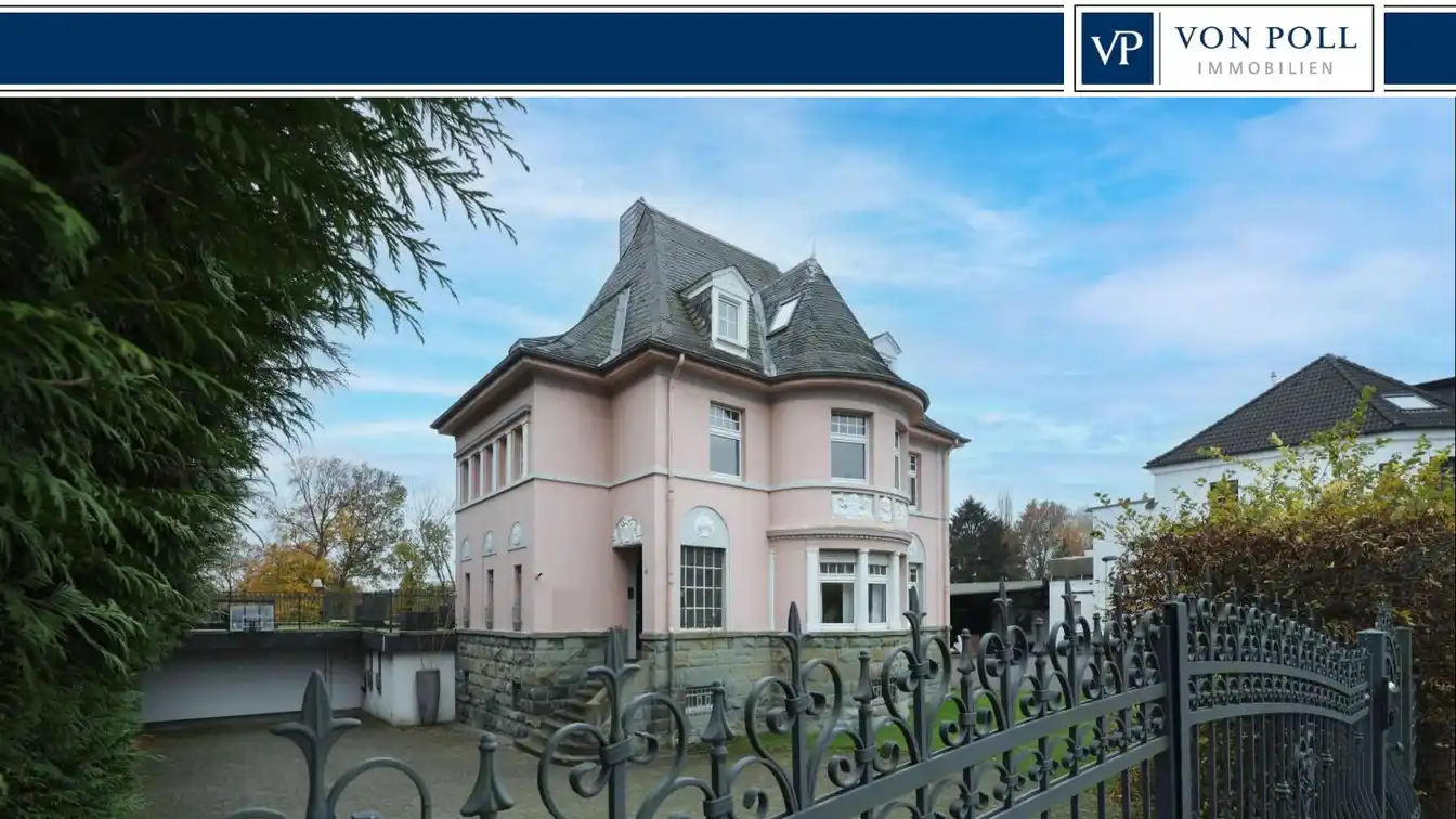 Stunning Villa on a Fully Fenced Plot