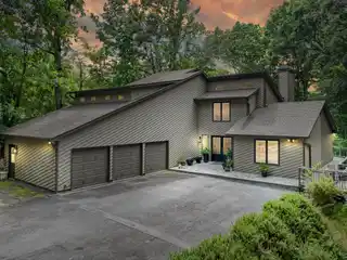 Five Bedroom Retreat on Georgia's Lake Lanier with Single Slip Dock