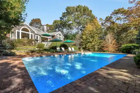 Ultra-Private and Pristine Postmodern Rental Home