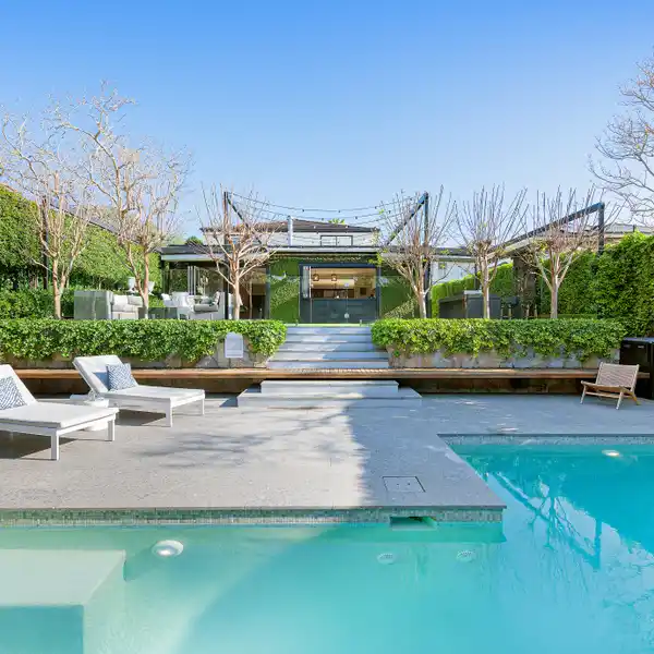 MAGNIFICENT RIVERVIEW RESIDENCE