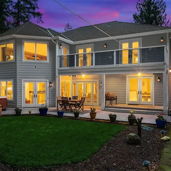 EXPANSIVE HOME WITH PRIVATE ACCESSORY UNIT