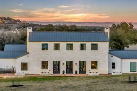 Modern Farmhouse in the Texas Hill Country