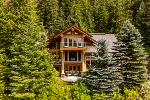 Ski-in/ski-out West Coast Mountain Chalet
