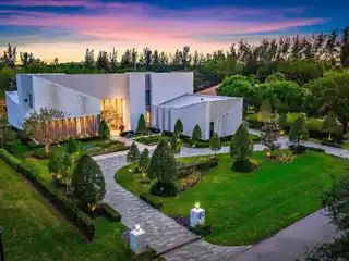 One-of-a-kind Modern Sanctuary