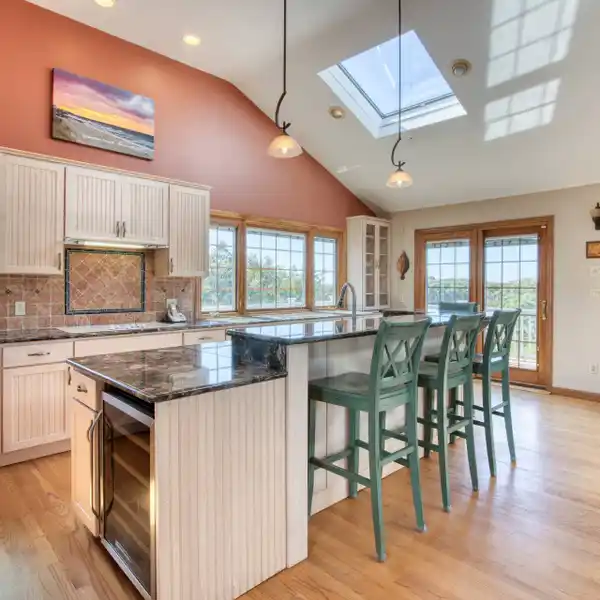 THE PERFECT BALANCE OF LUXURY AND COMFORTABLE LIVING