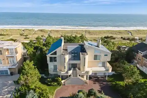 Oceanfront Beach House with Sweeping Views