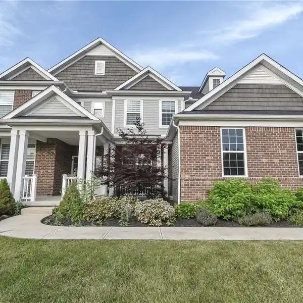 LUXURY AND COMFORT IN BENTLEY PARK