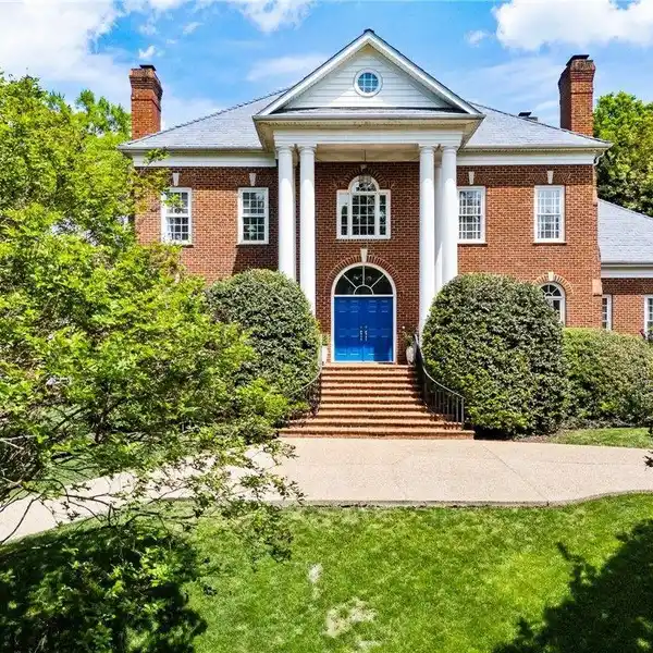 ALL-BRICK GEORGIAN COLONIAL IN PRESTIGIOUS MOORELAND LANDING