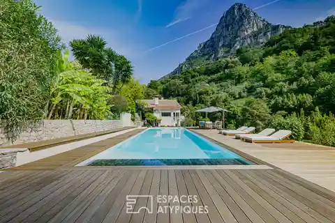 Property with Swimming Pool in the Heart of Nature in Vence