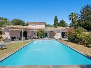 Spacious Villa with Pool and Panoramic Views