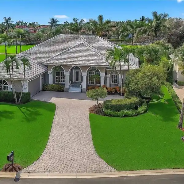 BAYFRONT GOLF ESTATE WITH PANORAMIC SUNSET VIEWS