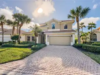 Popular Model in Coveted Oak Strand