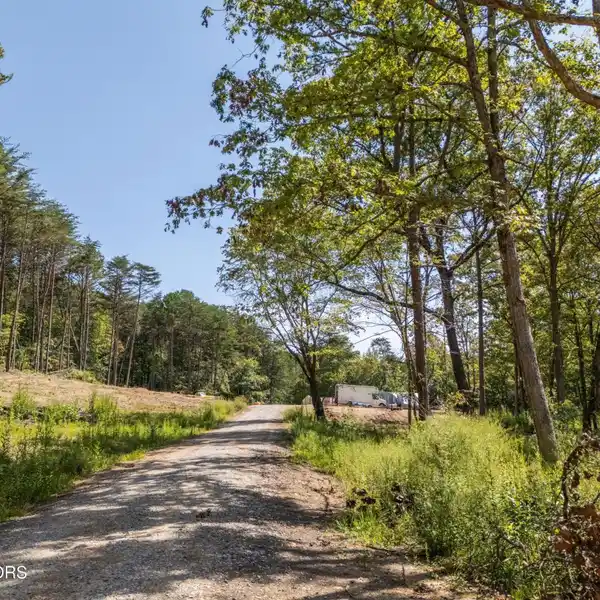 EXPANSIVE 678.25-ACRE RETREAT