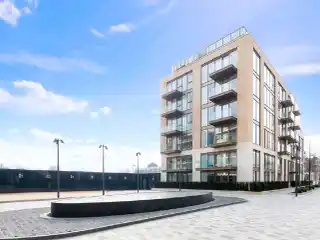 Modern Flat with Private Balcony and Resort Amenities