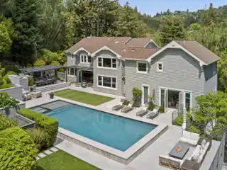 Extraordinary Gated Residence