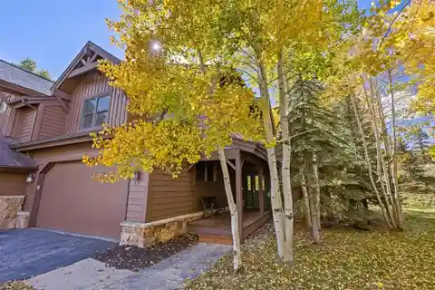 Beautifully Appointed Townhome in a Private Setting