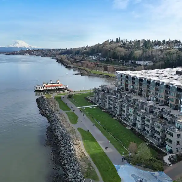 TURNKEY LUXURY CONDO