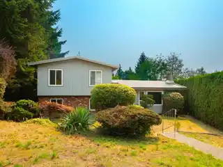 Charming Home in Desirable West Lynn