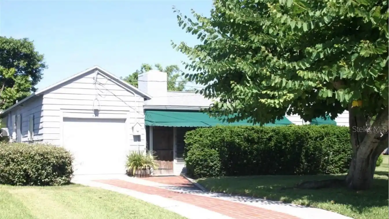 Oversized Lot Minutes from the Beach