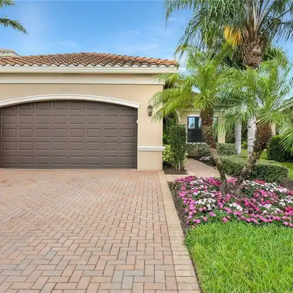 METICULOUSLY MAINTAINED HOME IN MARBELLA ISLES