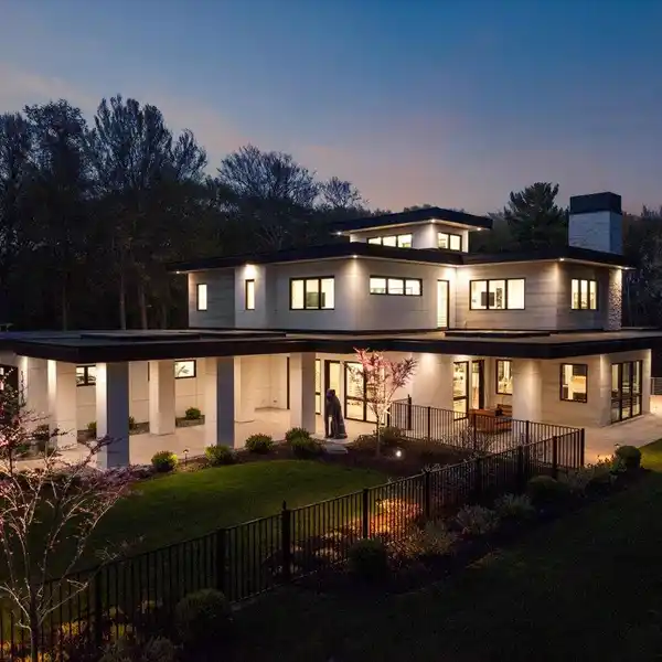 ONE-OF-A-KIND CUSTOM ESTATE