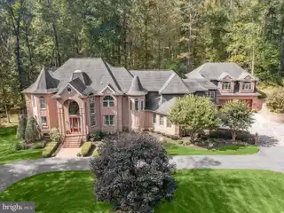 Magnificent Triadelphia Woods Estate on over Four Acres