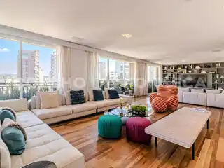 Gorgeous Penthouse in a Sought-After Location