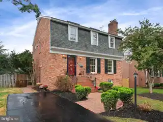 Beautifully Renovated Colonial in Kings Manor