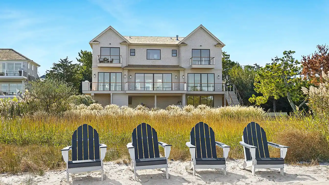Bayfront Coastal Oasis