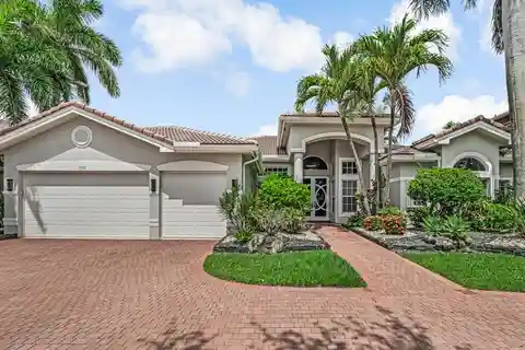 Designer-renovated Contemporary with Saltwater Pool