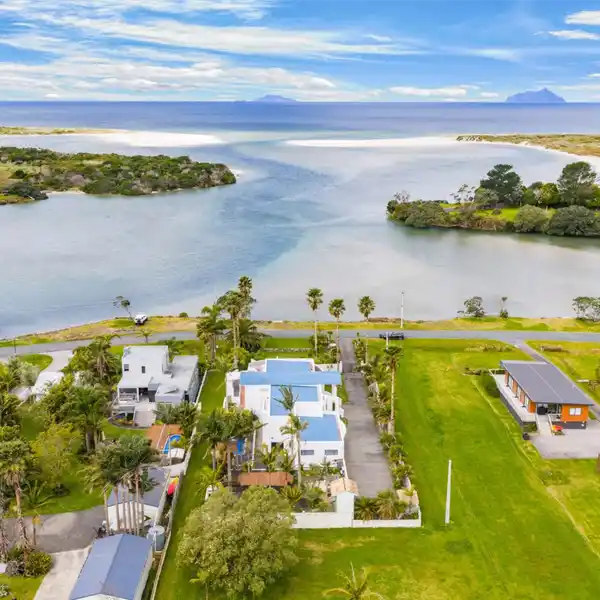 SUBSTANTIAL COASTAL HOME IN A PRIME LOCATION