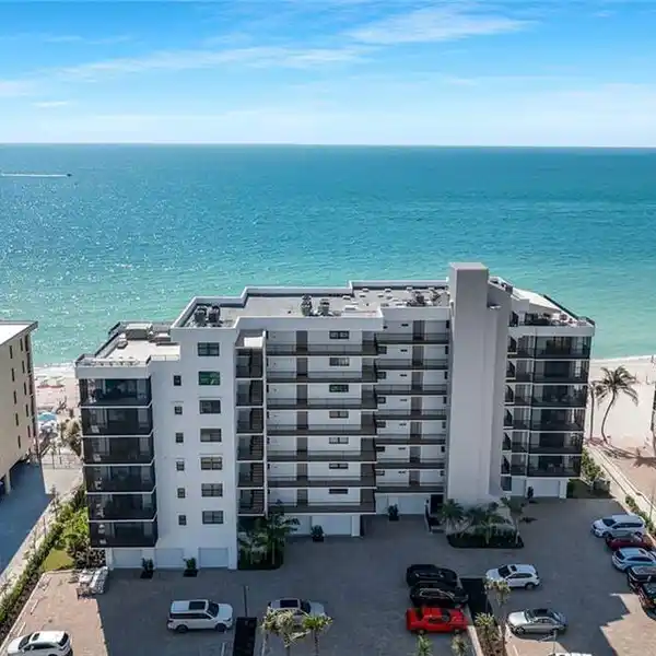 TURNKEY DIRECT BEACHFRONT RETREAT