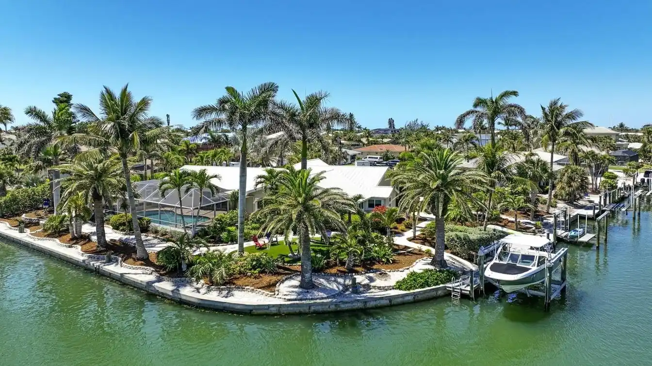 Tropical Boating and Beach Paradise
