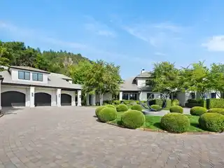 Extraordinary Ten-Plus-Acre Estate