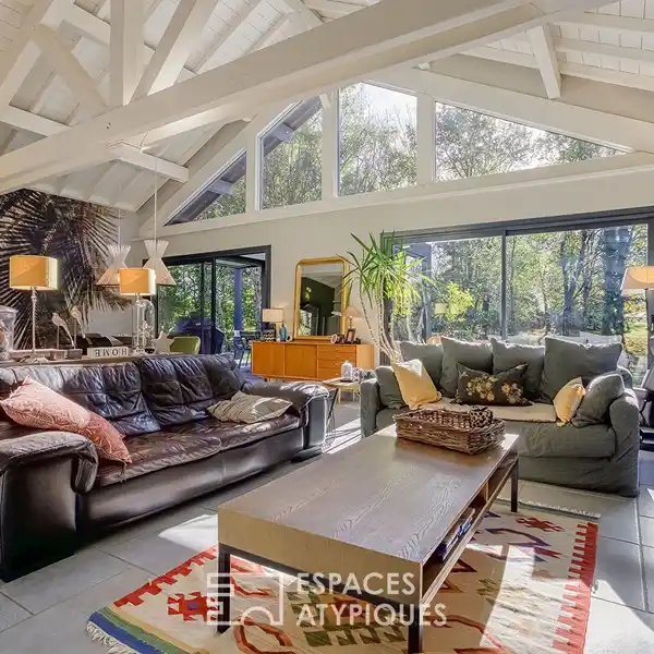 ARCHITECT-DESIGNED VILLA ON THE HEIGHTS OF ALBERTVILLE