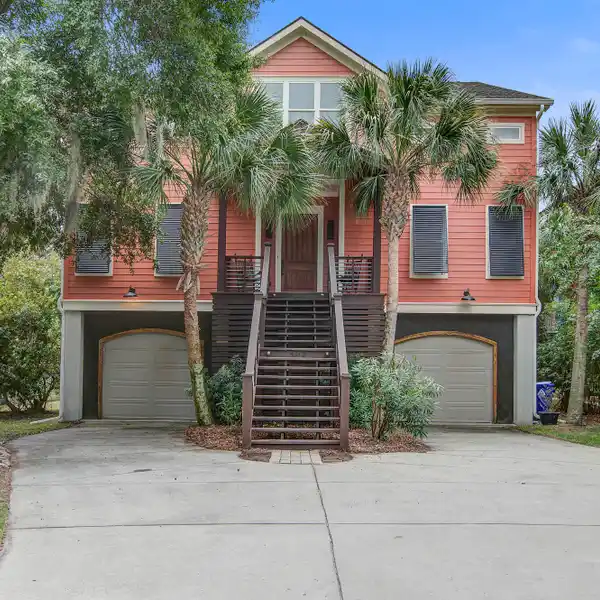 ONE OF KIND BEACH HOUSE AT FOLLY
