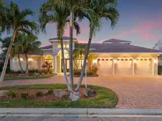 Exceptional Residence in Prestigious Lakewood Ranch Country Club