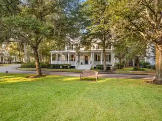 Beautifully Remodeled Home in the Habersham Neighborhood