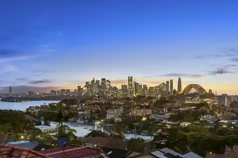 Beautifully Renovated Art Deco Apartment